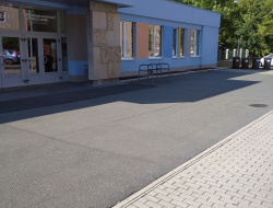 BAZÉN.jpg